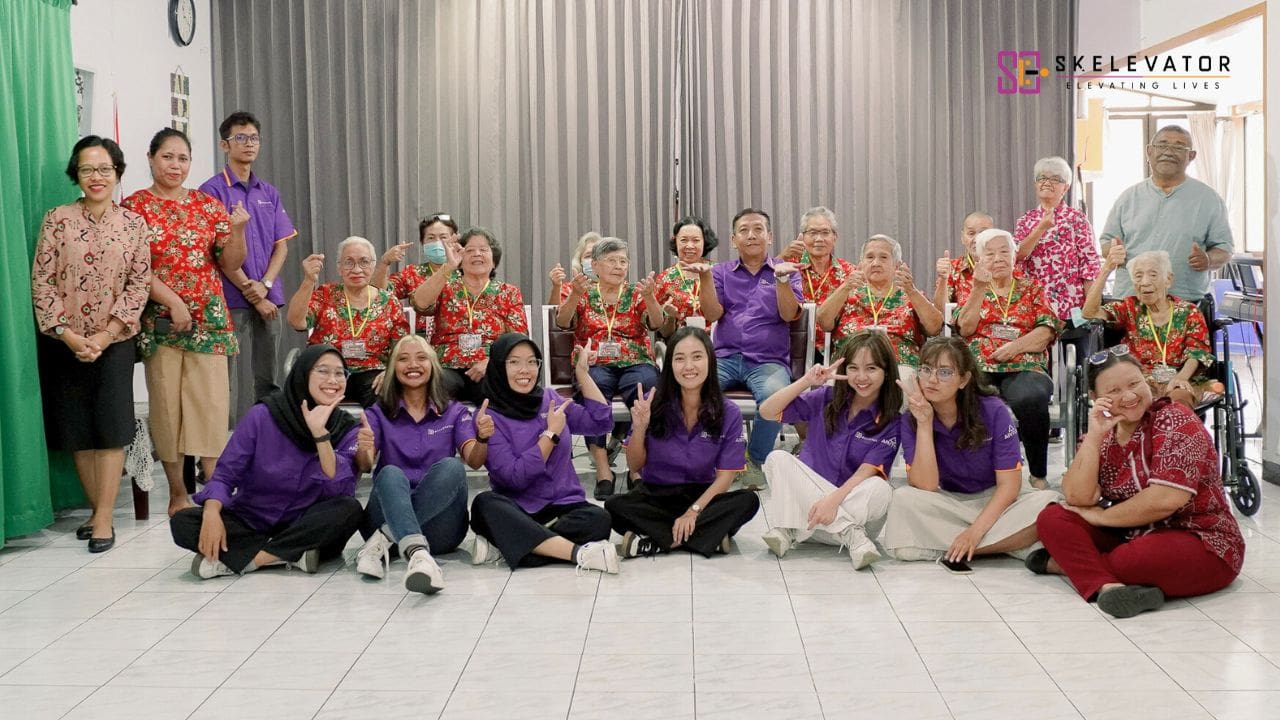 team aritco indonesia dari skelevator melakukan kunjungan sosial