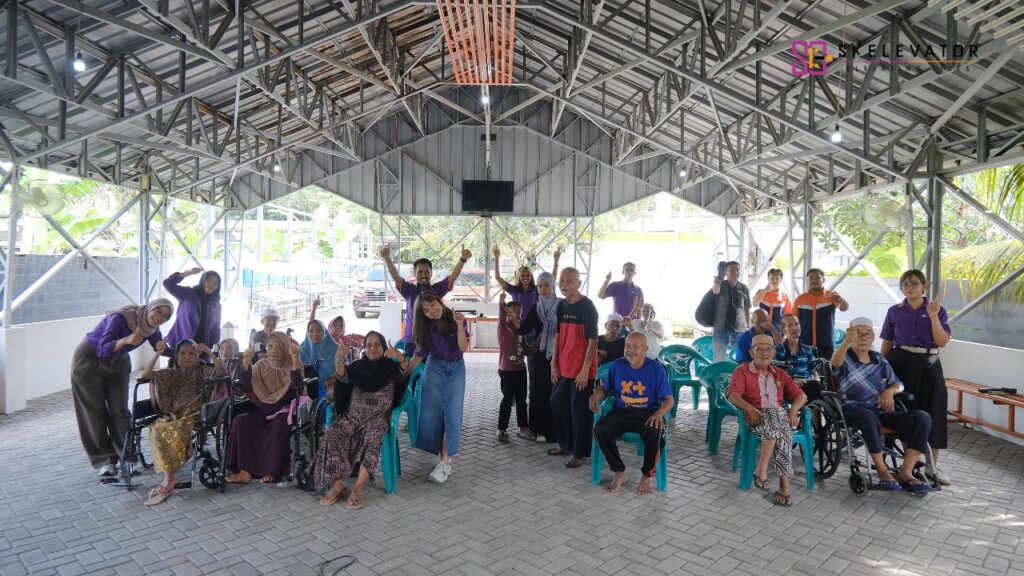 kunjungan team aritco indonesia ke panti wredha