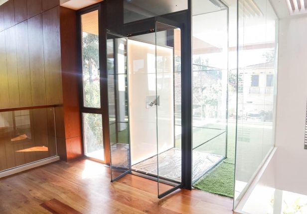 Enhancing Home Accessibility: The Ease of Operation with Home Lift