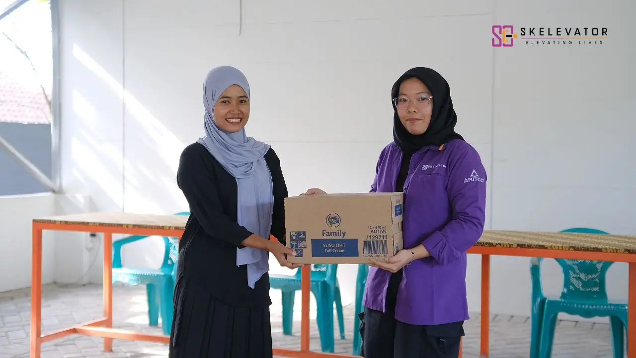 bantuan-kunjungan-skelevator-csr-perusahaan